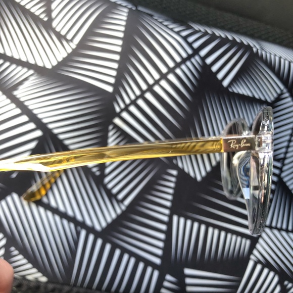 round styled Ray Bans - Picture 2 of 3